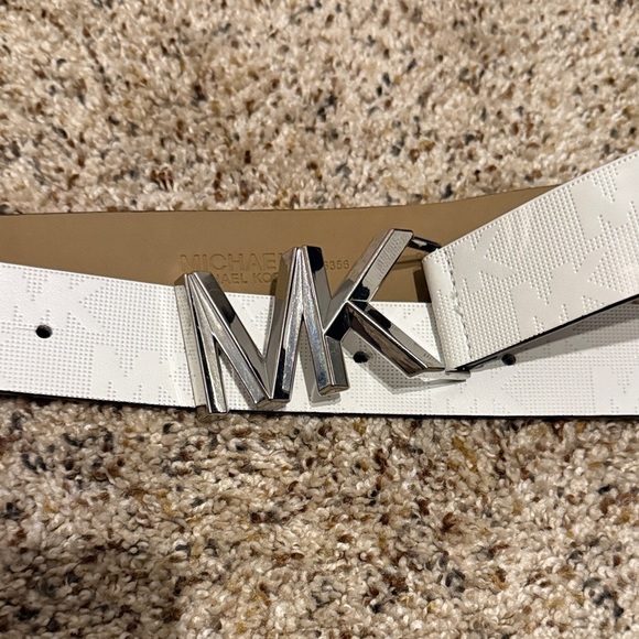 MICHAEL Michael Kors Women’s White Textured Leather Belt Large Silver MK Logo S main image 4